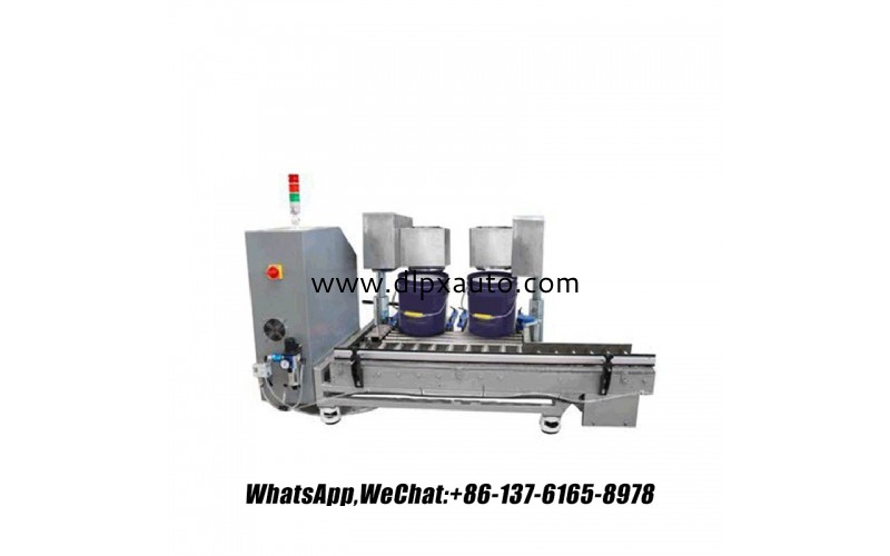 全自動多頭灌裝機(jī)，用于灌裝 18L 液體肥料